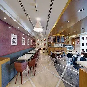 Royal Continental Hotel Дубай